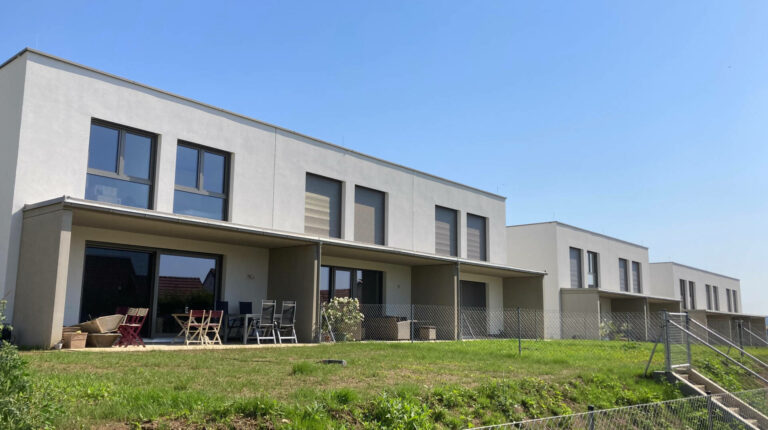 Neubau einer Reihenhausanlage genannt Lange Sonne in Langenlois durch das Bauunternehmen Schubrig Krems.